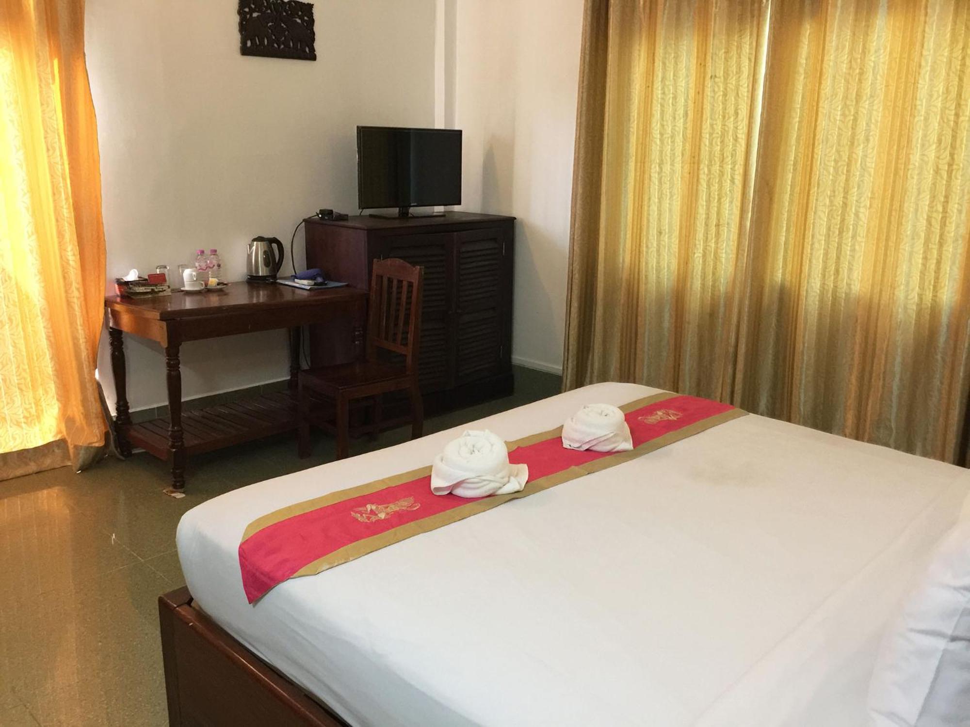 Central Night Hotel Siem Reap Bagian luar foto