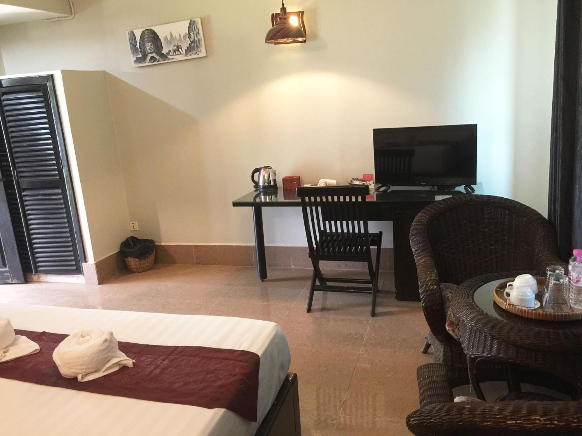 Central Night Hotel Siem Reap Bagian luar foto