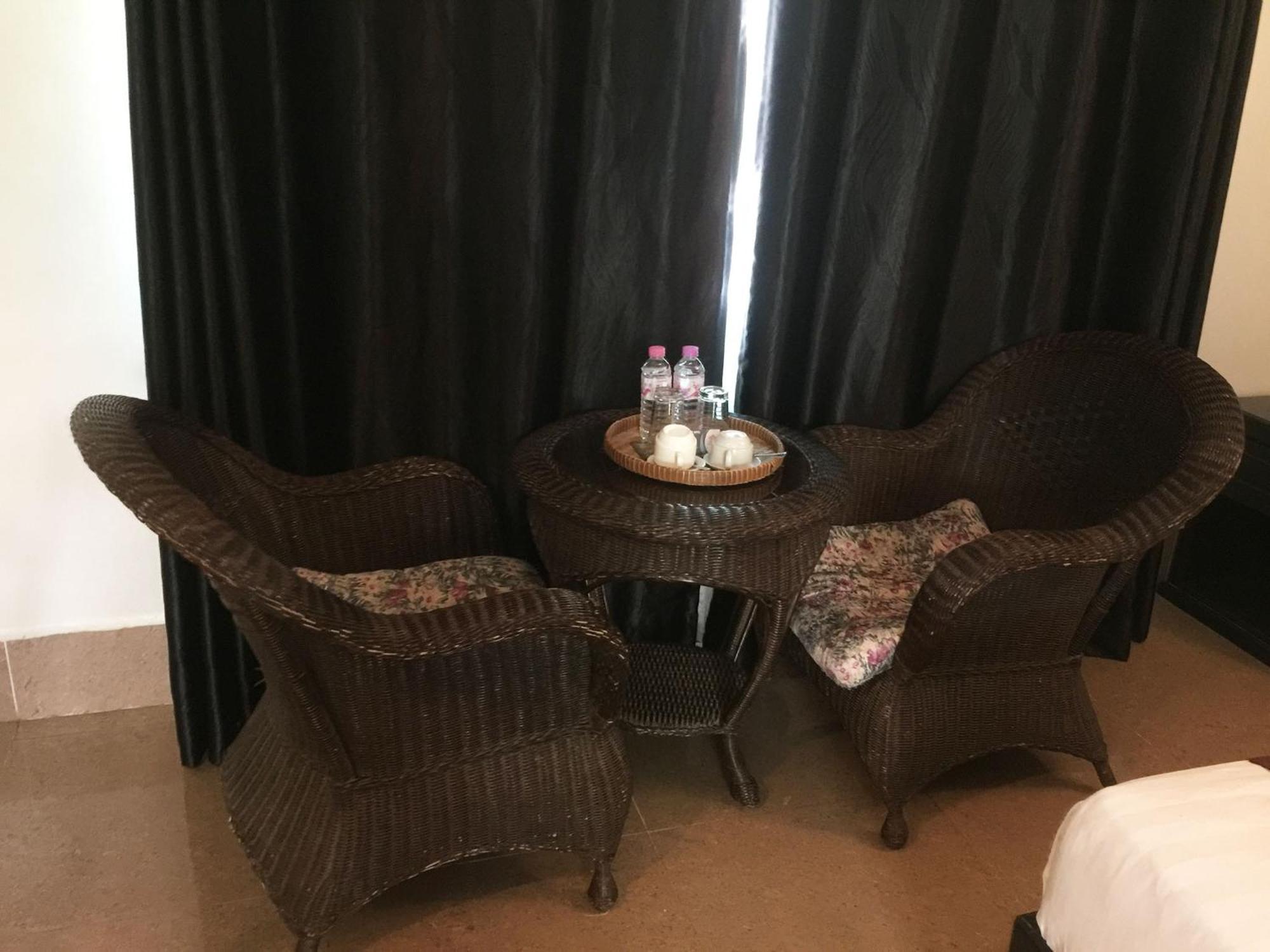 Central Night Hotel Siem Reap Bagian luar foto
