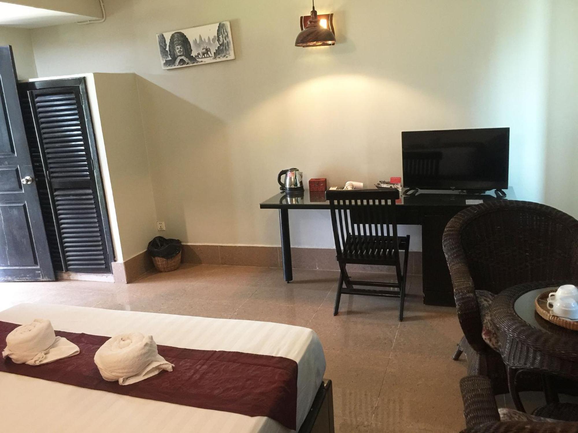 Central Night Hotel Siem Reap Bagian luar foto