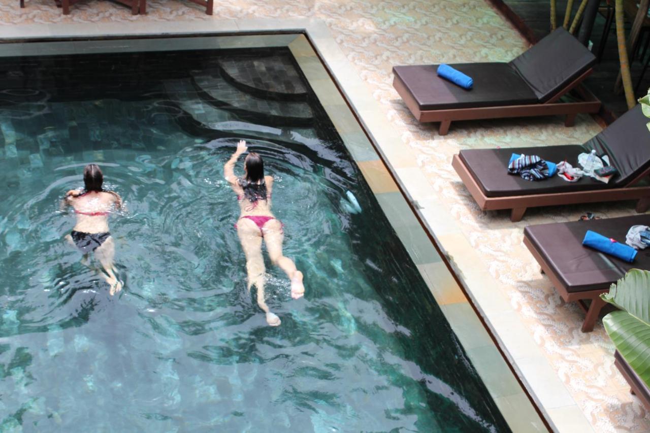 Central Night Hotel Siem Reap Bagian luar foto